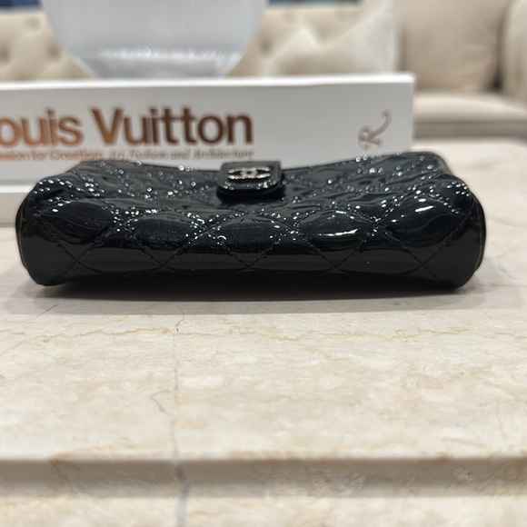 Chanel Matelasse Pouch Patent Black Multi Case - Picture 2 of 8